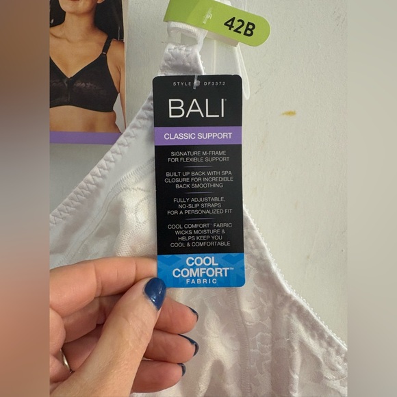 Bali Wirefree Back Smoothing Bra Size 42B (NWT) - Picture 2 of 4